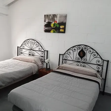 El Almendro De La Tia Teresa Holiday home